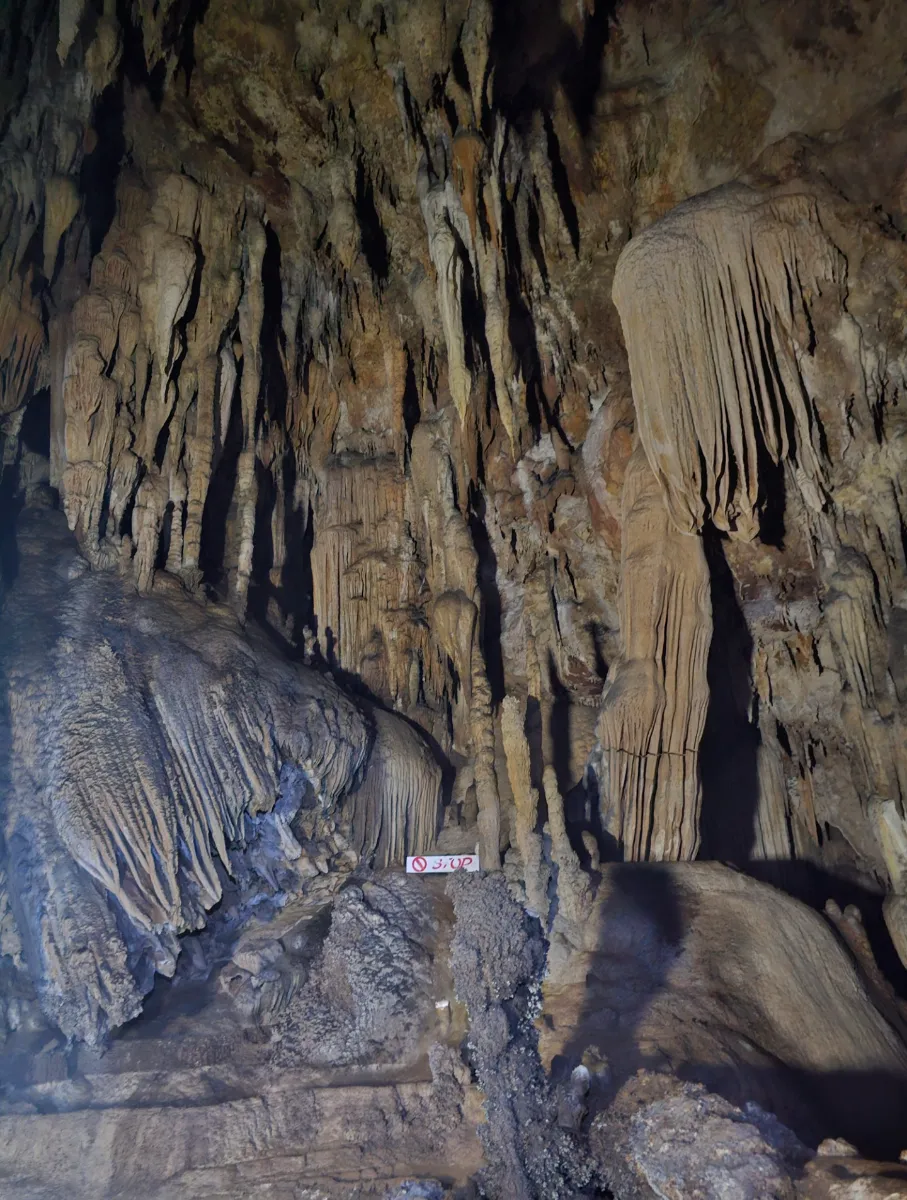ด้านในถ้ำ Klang Cave2
