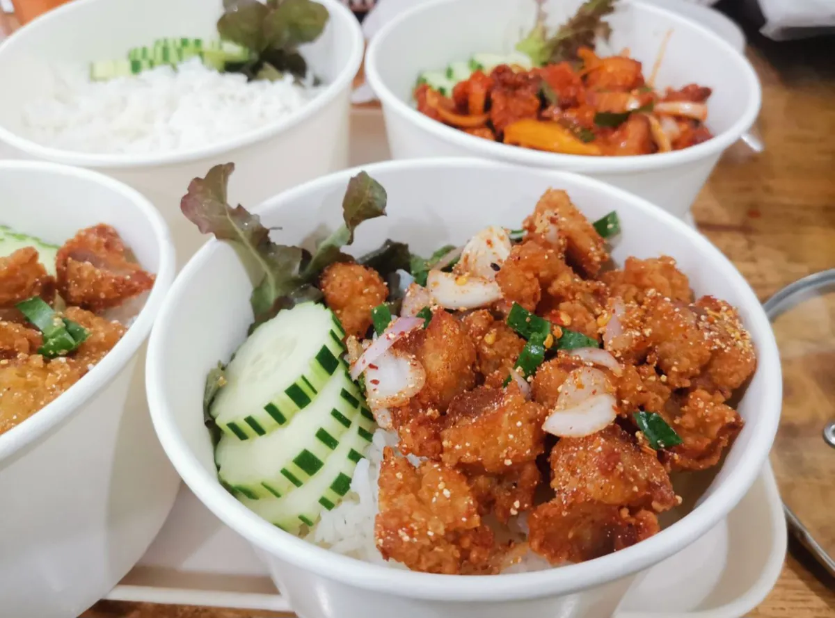 ข้าวยำไก่แซ่บ2